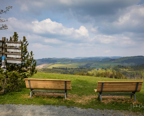 Blick vom Grenzweg auf Ohlenbach und den Hohen Knochen