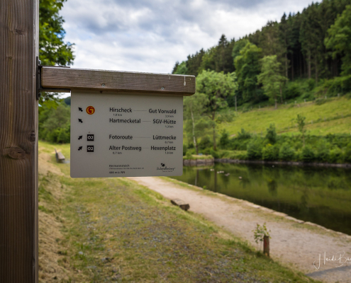 Wegweiser am Hermannsteich