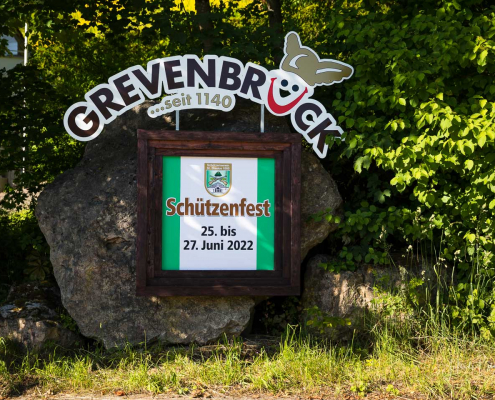 Begrüßungsschild auf dem Parkplatz zwischen Grevenbrück und Bonzel Begrüßungsschild auf dem Parkplatz zwischen Grevenbrück und Bonzel