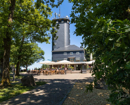 Aussichtsturm mit Restaurant und Terrasse Aussichtsturm mit Restaurant und Terrasse