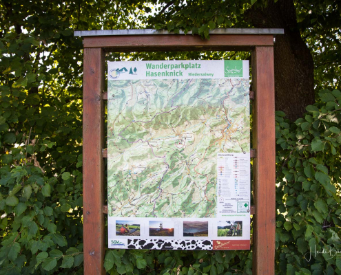 Wandertafel Hasenknick in Niedersalwey Wandertafel Hasenknick in Niedersalwey