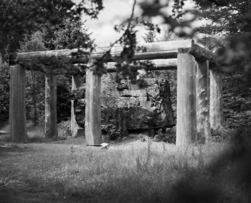 „Stein-Zeit-Mensch“ des Künstlers Nils-Udo